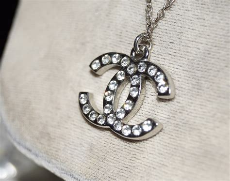 fake diamontr chanel necklaces